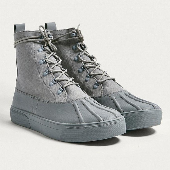 urban outfitters duck boots